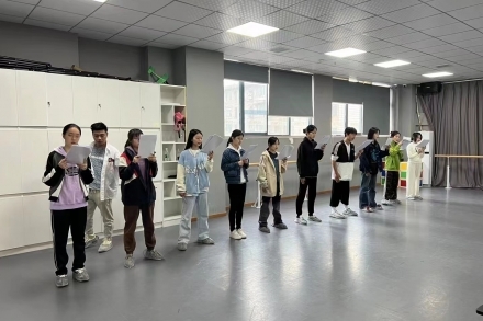 播音学校如何培养学生的独立思考能力？