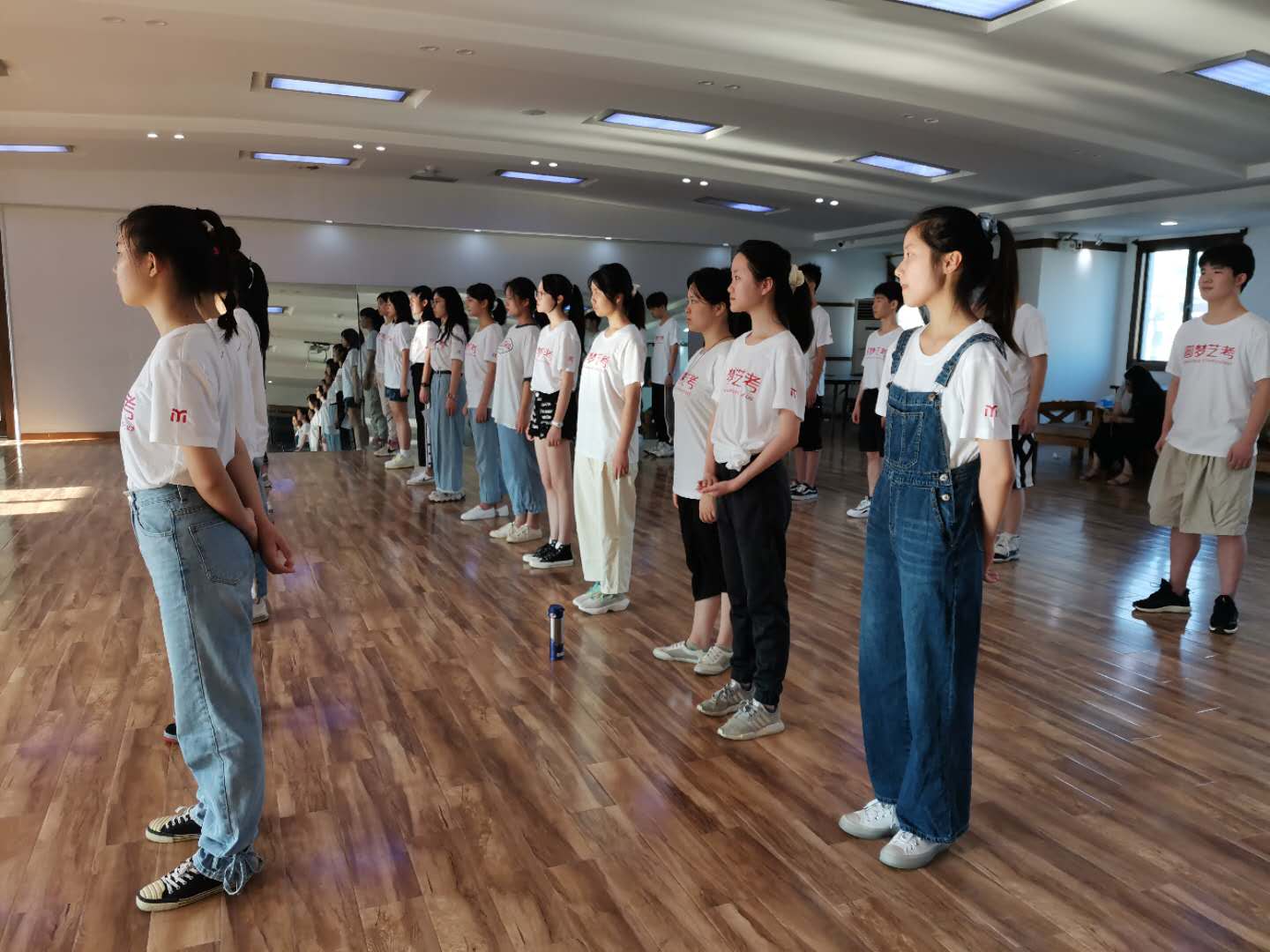 圆梦学生出早功
